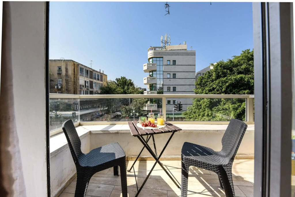 Great 3 Bedroom Apartment in The Heart of Tel Aviv