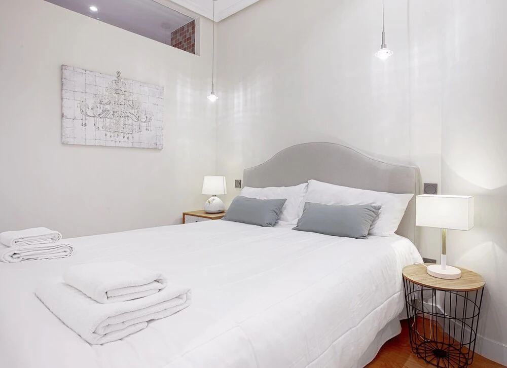 Cozy & Bright 1 Bd Apartm one Step Away Form Retiro Park. Retiro III
