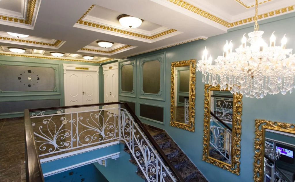 Elite Palace