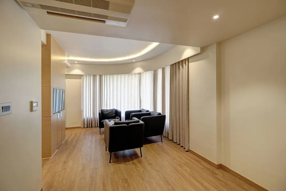 Hotel Mumbai House Ghansoli, Navi Mumbai