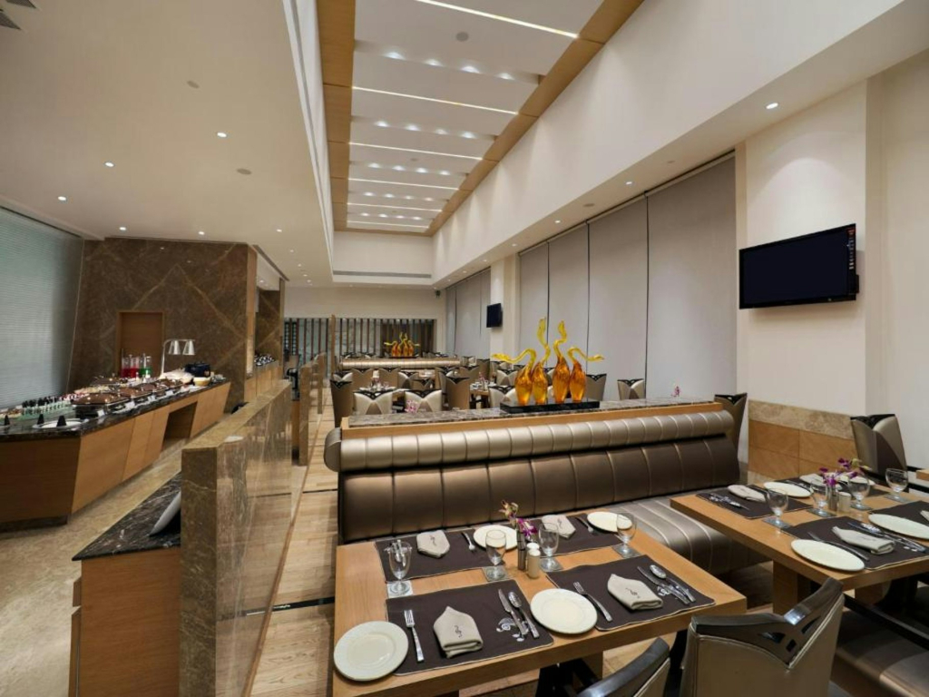 Le Meridien, Surat