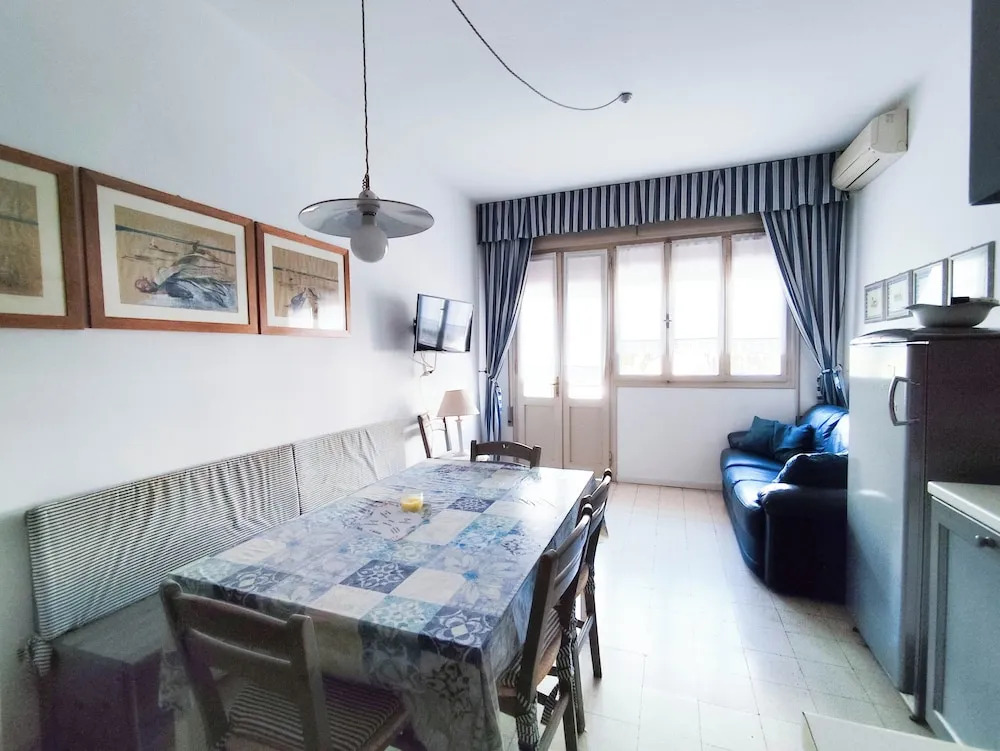 Stylish Apartment Near the Beach