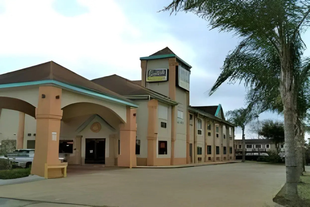 Scottish Inn & Suites Hobby Airport