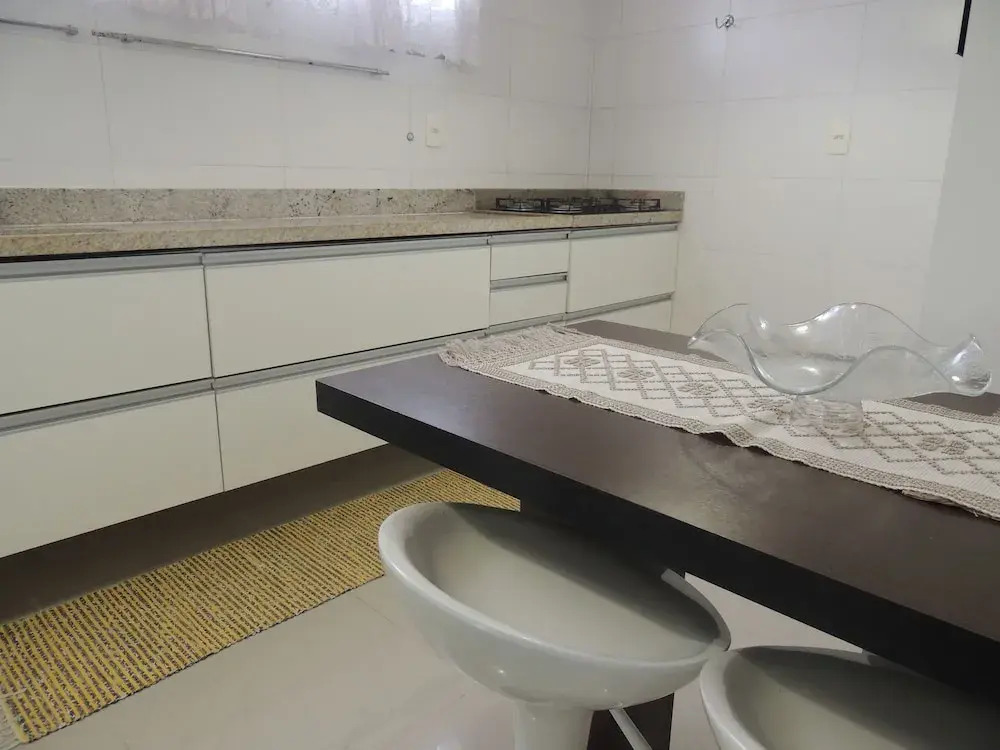 Lindo Amplo 3 Quarto em Prédio Frente Mar
