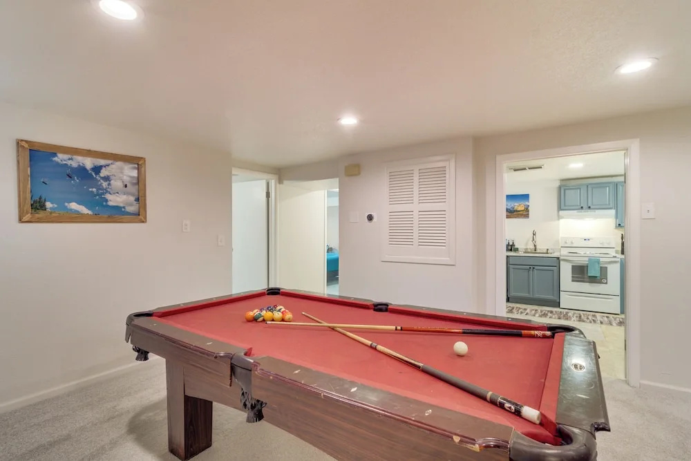 Hot Tub, Pool Table, BBQ Patio, Yard Games
