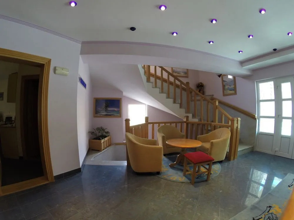 Hotel Lav