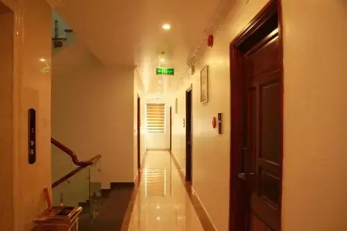 Khách sạn Hải Quân - The Marine Hotel