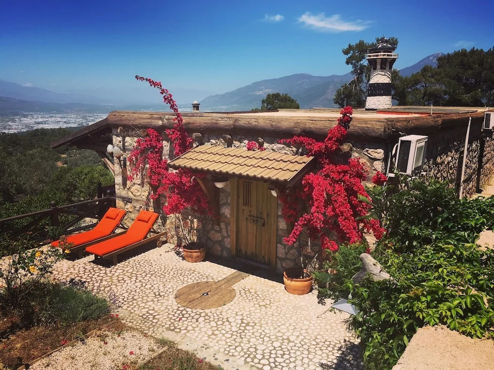 Prima Donna Hotel
