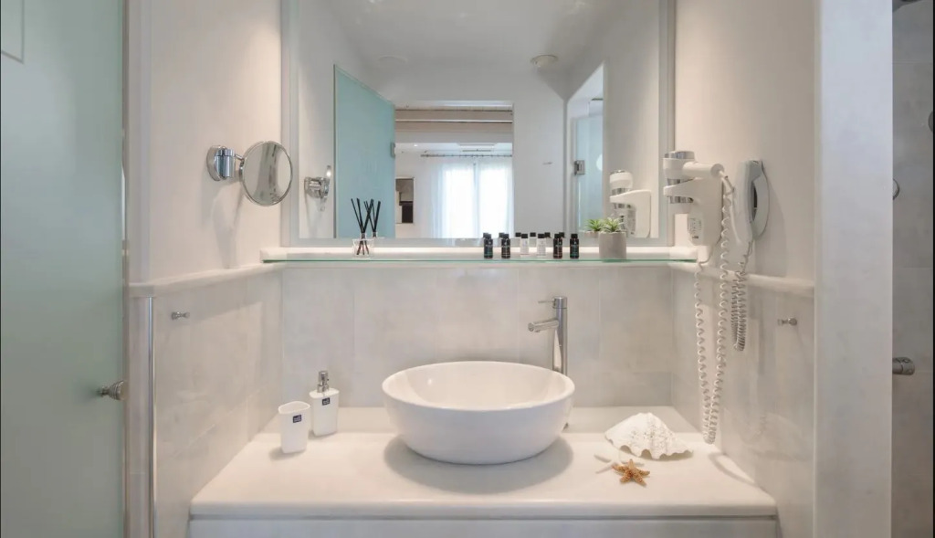 Iria Beach Art Hotel