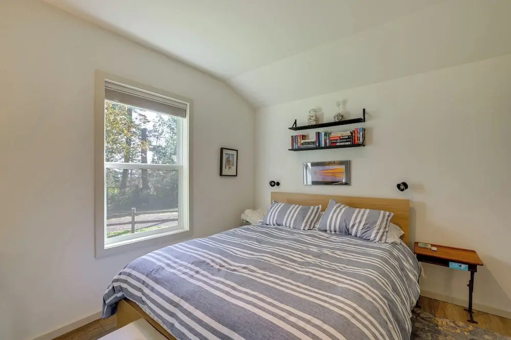 Hike & Relax Fireside: Nordland Gem w/ Deck & Yard