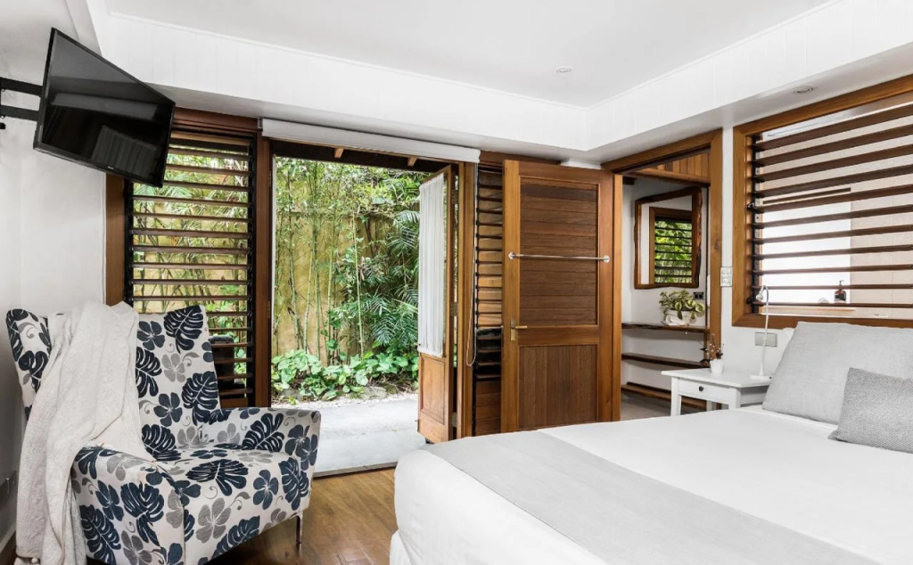 Byron Blisshouse - multi-home retreat with pool