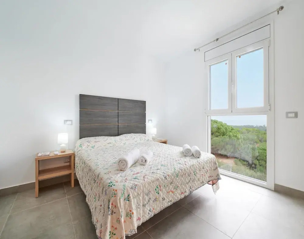 Beautiful Villa With Terrace Near Beach