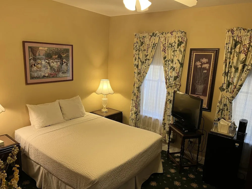 The Ocean Plaza Hotel