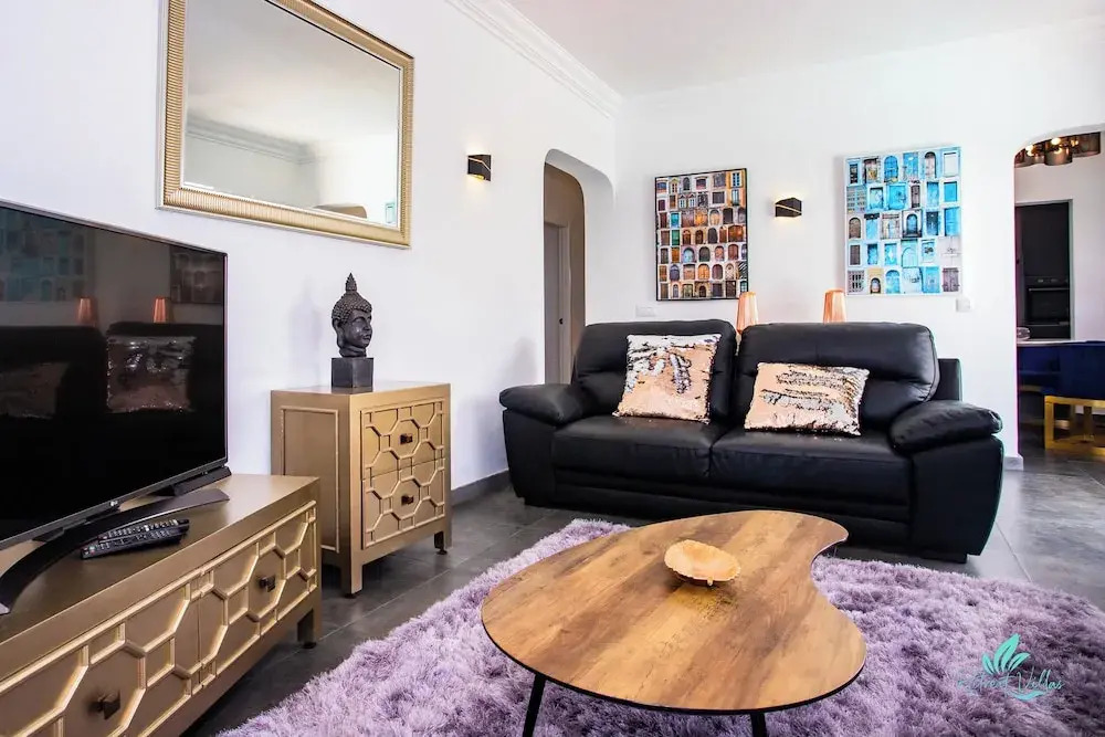 Gorgeous Newly Renovated 4-bedroom Villa!