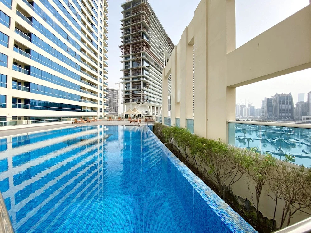 Luxe Apt with Panoramic Views and Terrace