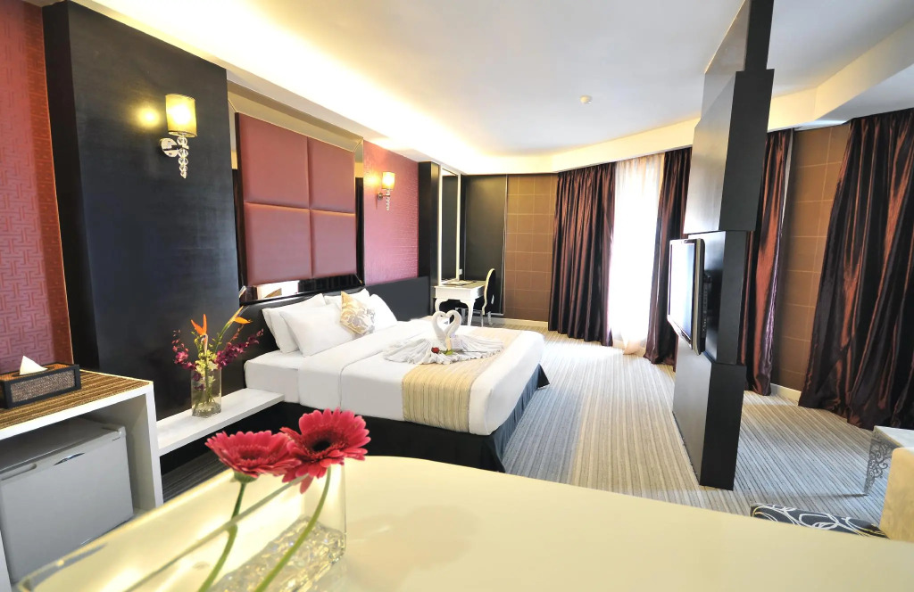 The Sterling Melaka by Gloria