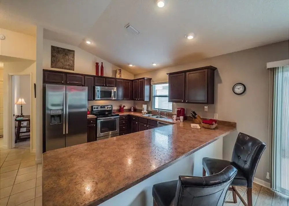 Vestridge Ave 3490 by White Pelican VR