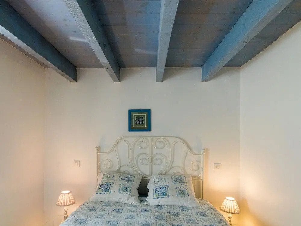 Farmhouse with private pool, large garden and playground
