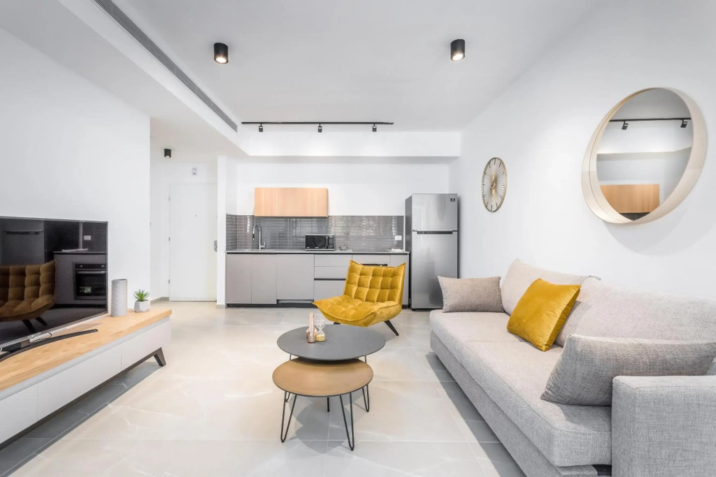Stunning 1 BDR with balcony on Sheinkin st