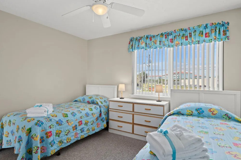 2bd/2.5ba Gulf Front Townhome Near Pier Park! Gulf Views! Beach Access!