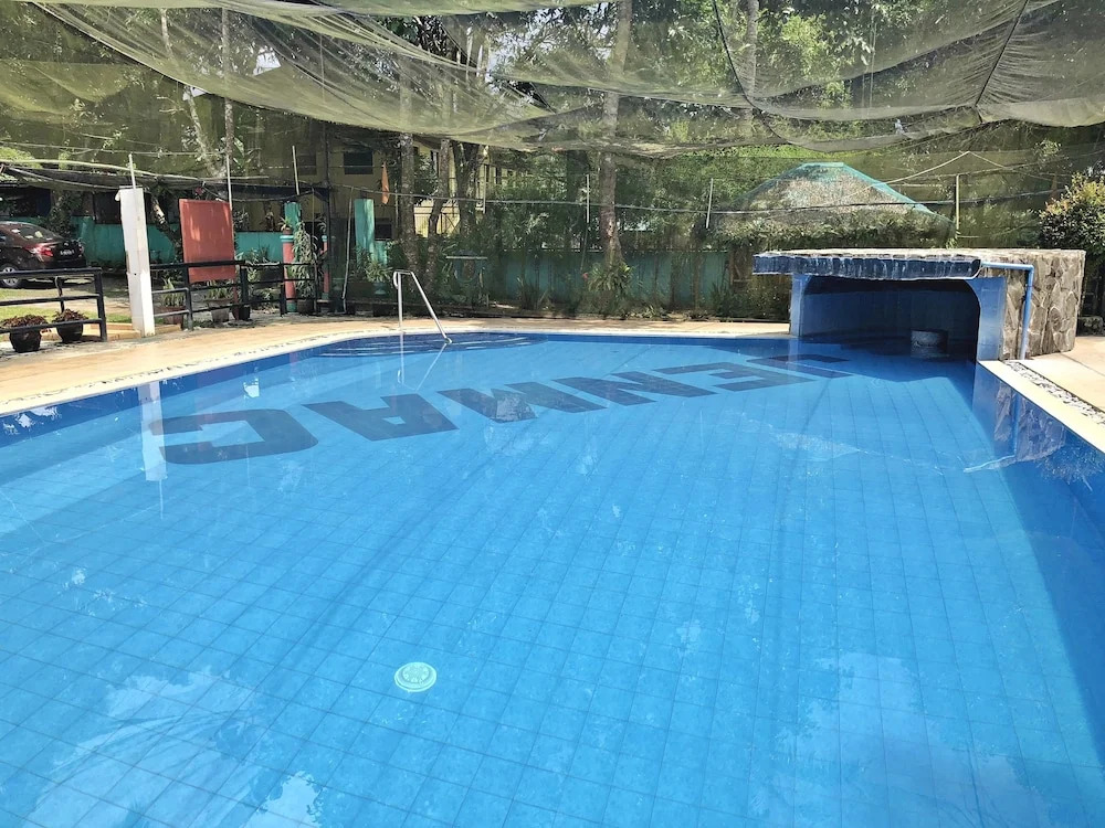Jenmac's Resort