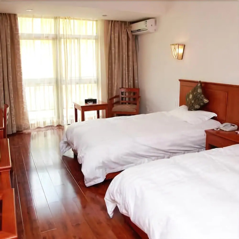 Yijie Holiday Chain Hotel