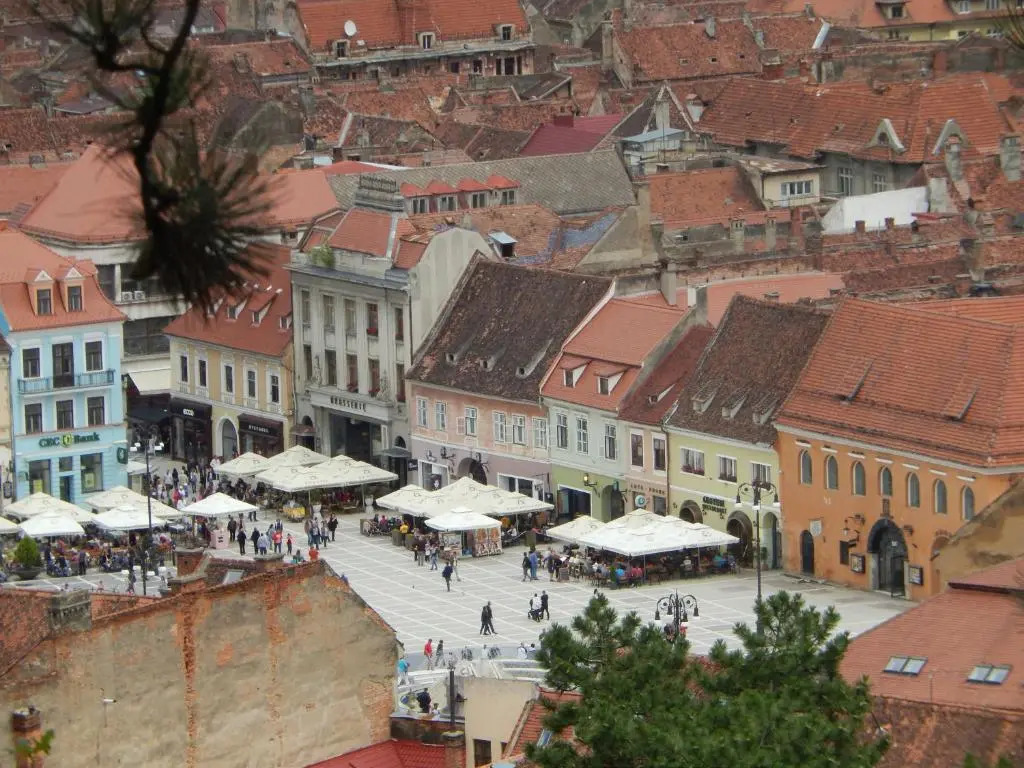 4 Rooms Piata Sfatului