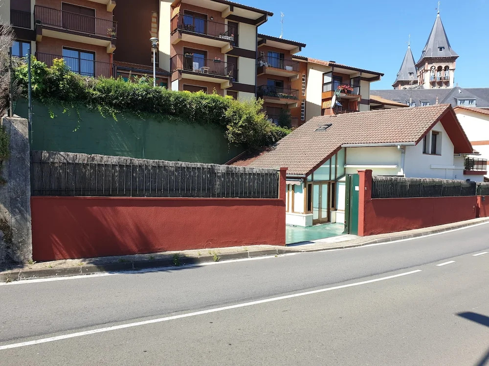 Hsuites96- Villa Unifamiliar- Parking Gratis
