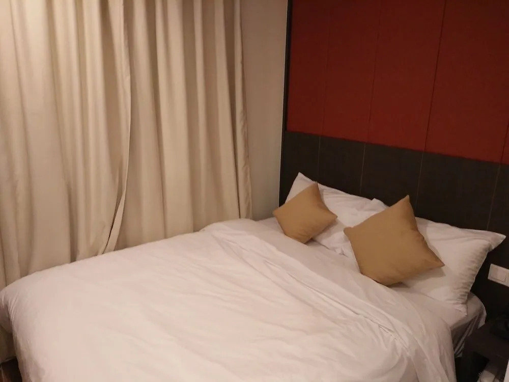 Capital O 90574 Hotel Glo