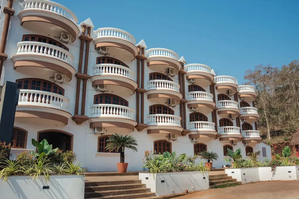 Hotel Holiday Village