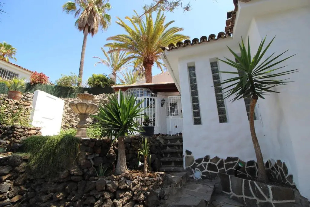 Sunny House, Chayofa