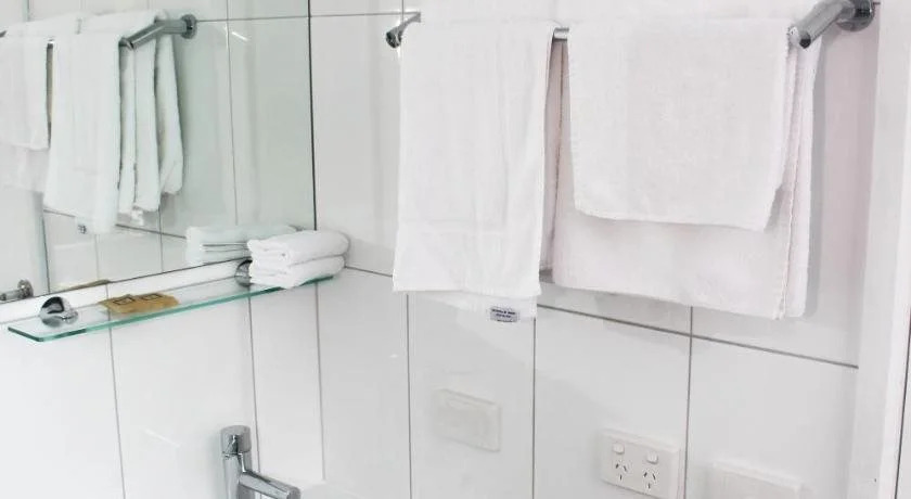 CROWN CBD Hotel - Oil Friendly Price