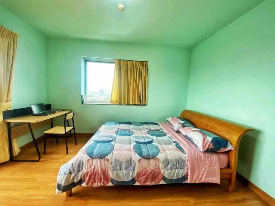 Cozy apartment 70m² with huge balcony, center BKK