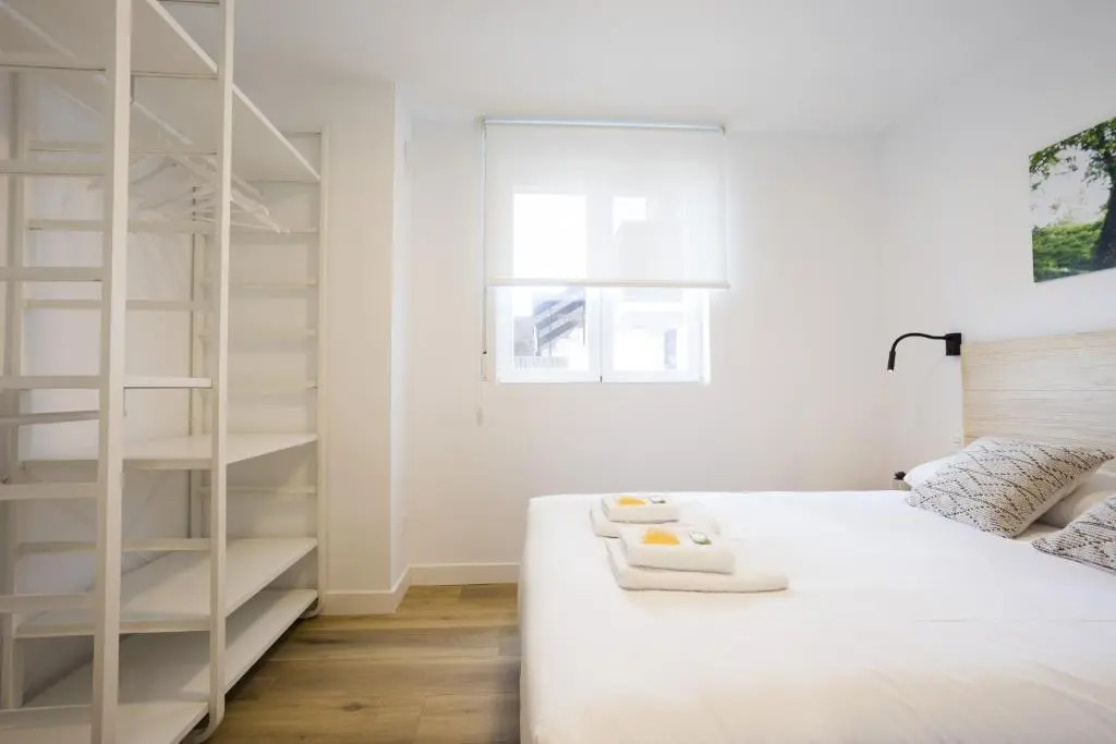 OLABIDE 2 by Smiling Rentals
