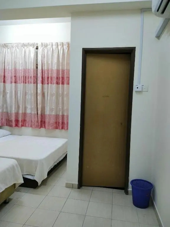 COZY Homestay KTCC Mall Pantai Batu Burok HSNZ 3BR Pangsapuri Ladang Gemilang 1 by NadiHome