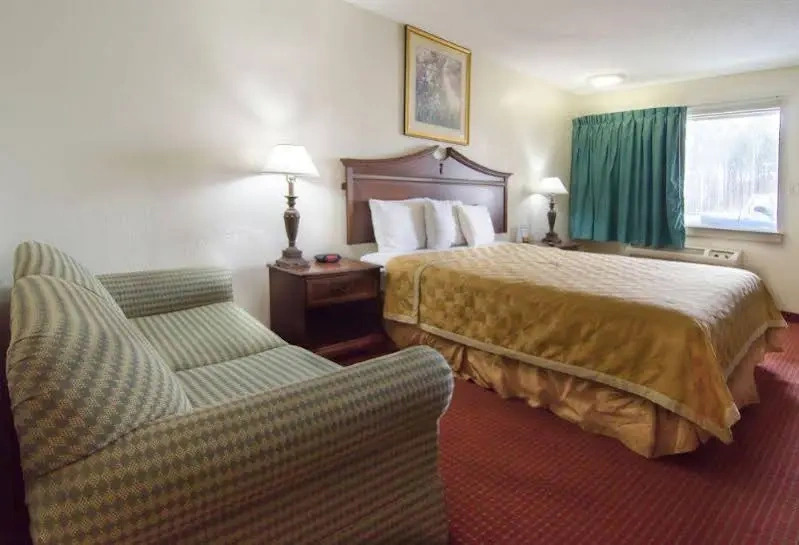 Econo Lodge Oyster Point