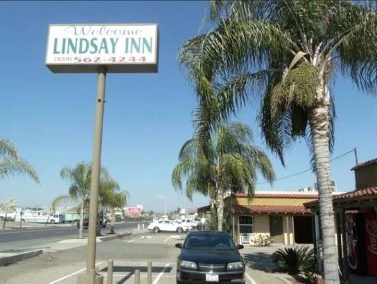 Lindsay Inn
