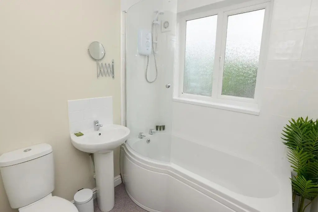 Cosy House in the heart of Beeston with FREE Parking and WiFi