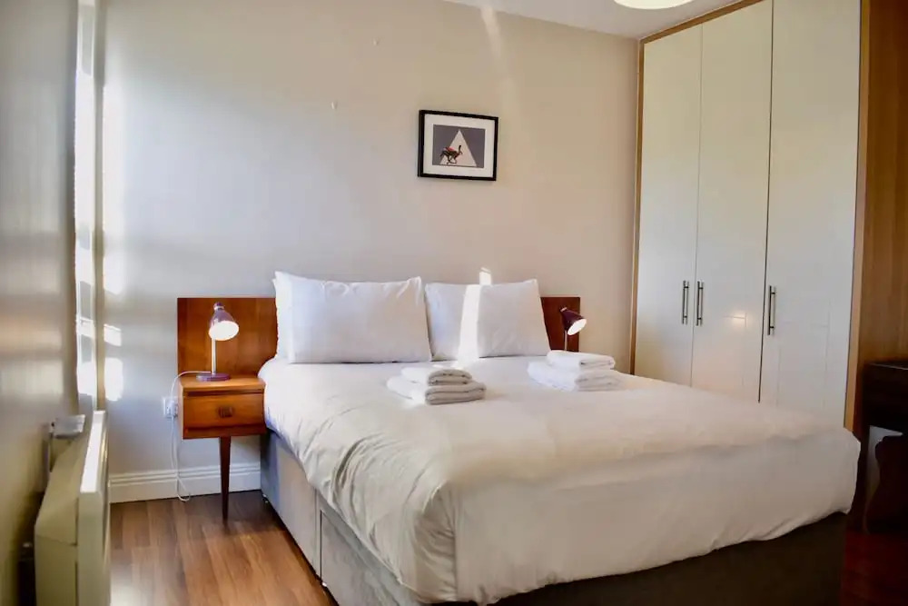 Modern 2 Bedroom Flat Above Family Run Pub