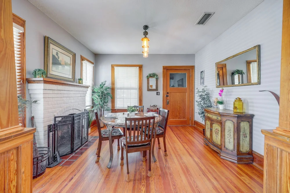 Beautiful Jacksonville Home: Walkable Location