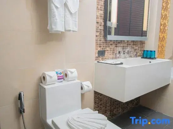 Beachfront Family Pool 2 Bed Room Patong Phuket