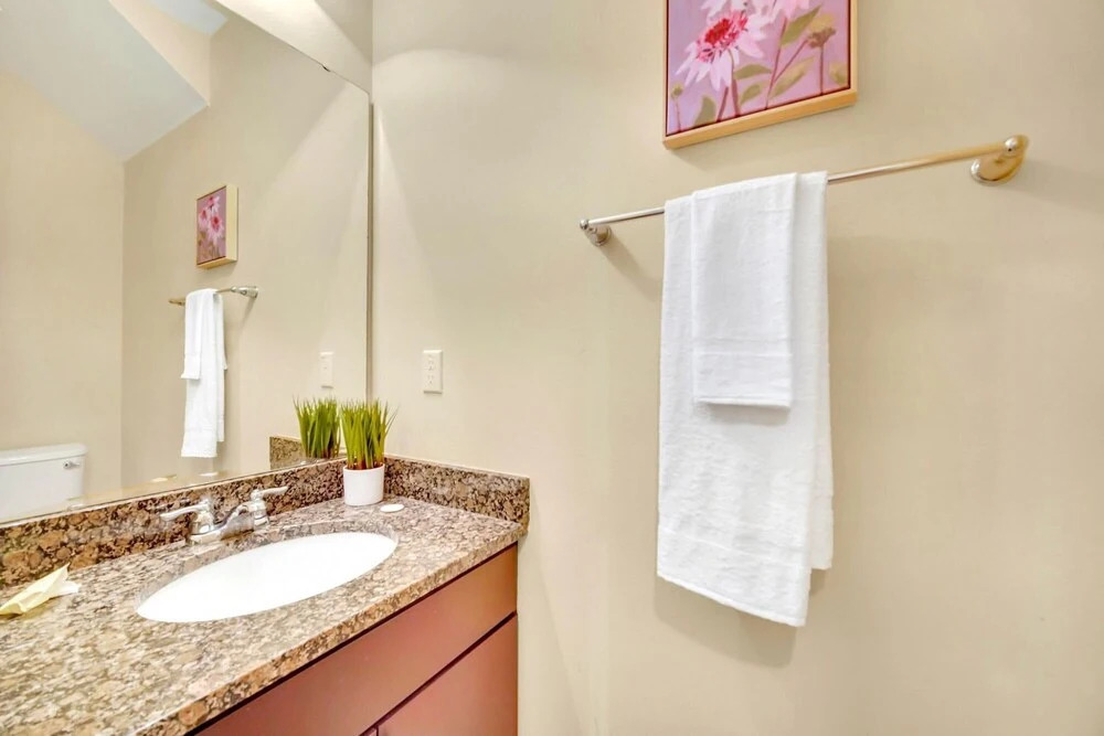 6BR Family Home w Private Pool BBQ Netflix