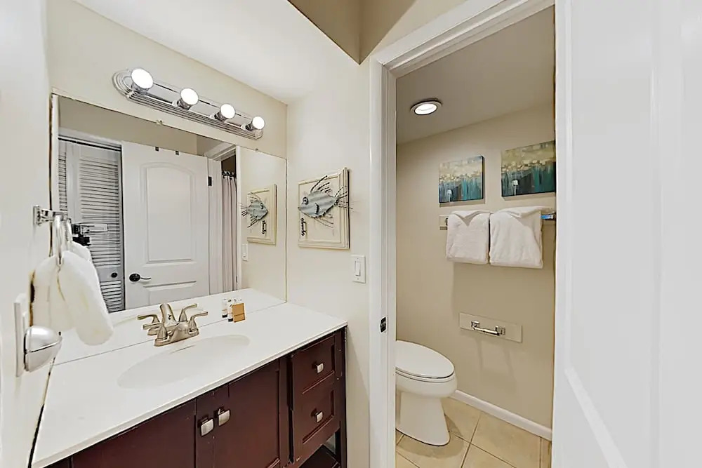 New Listing! Sunny Seascape W/ 5 Pools 3 Bedroom Condo