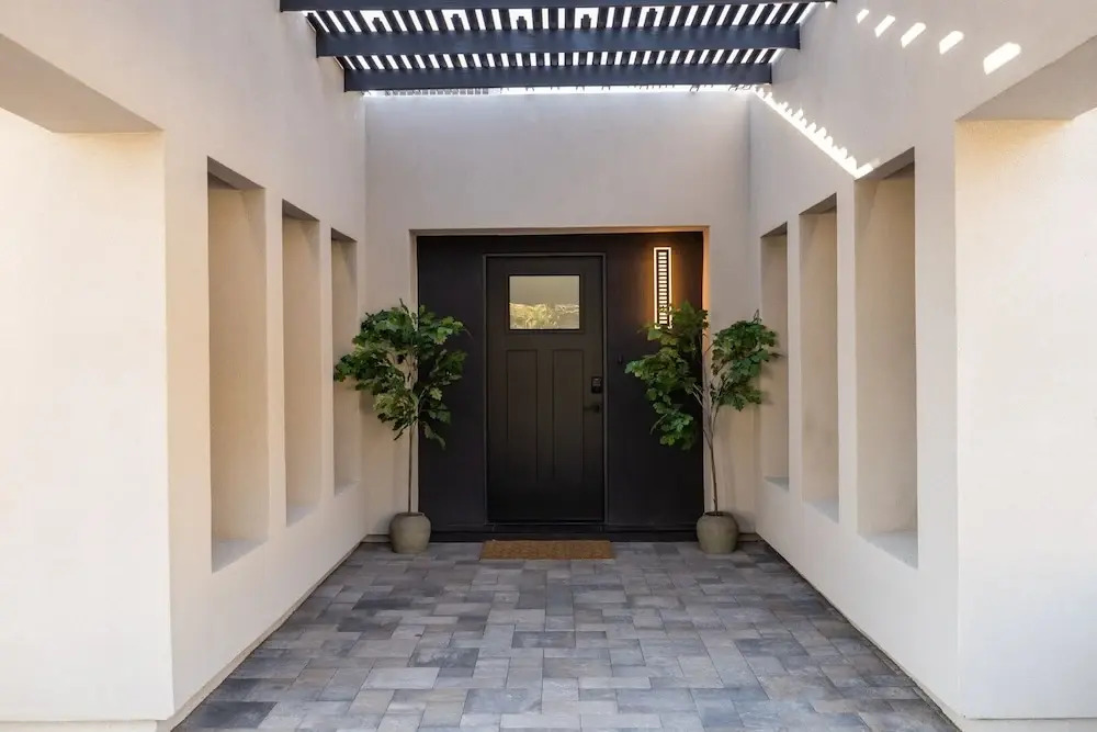 Phoenix 22nd St 4 Bedroom Home by RedAwning