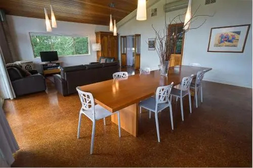 Feathertop Winery