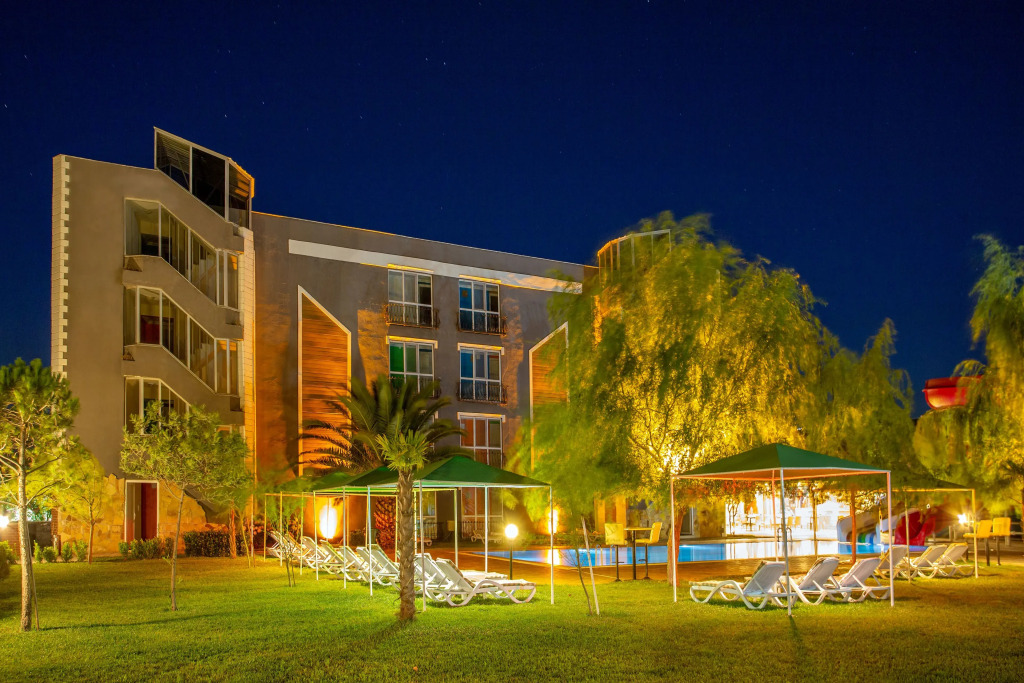 Aqua Nina Resort Hotel