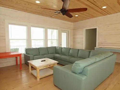 Club House 4