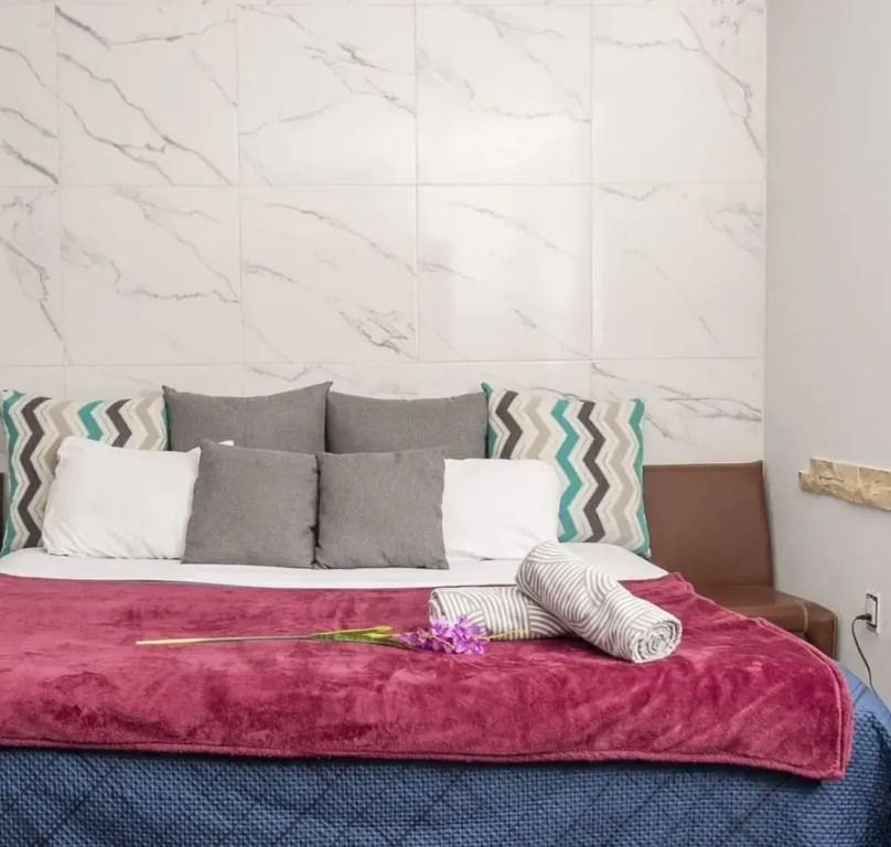 Apt in Del Valle Great Location near WTC