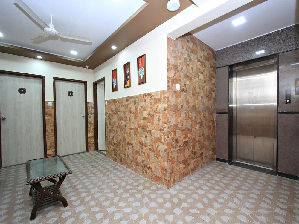OYO 4848 3 Square Inn