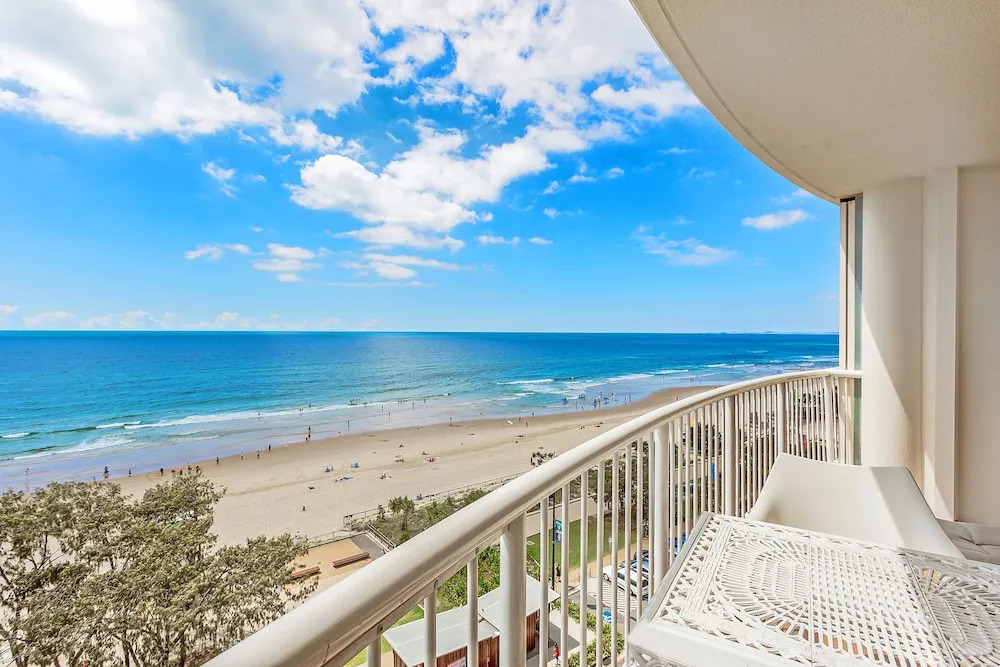 Soul Surfers Paradise 3 Bedroom Beach Apartment